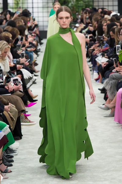Look 50